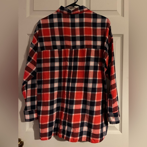 Old Navy boyfriend pull over top, size petite large, red blue plaid - Picture 2 of 8
